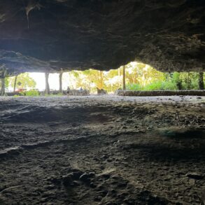 Maniniholo Dry Cave Kauai