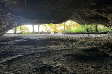 Maniniholo Dry Cave Kauai