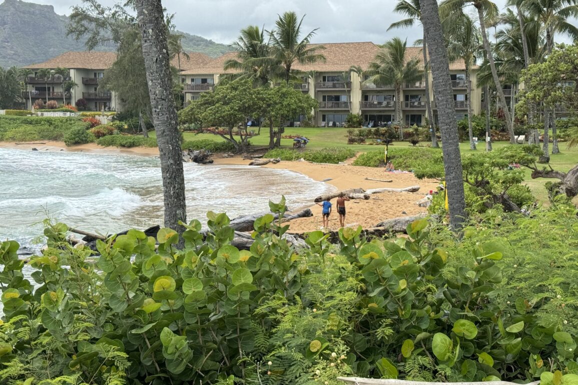 Lae Nani Beach Kauai